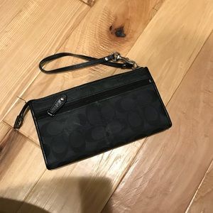 Coach wristlet wallet